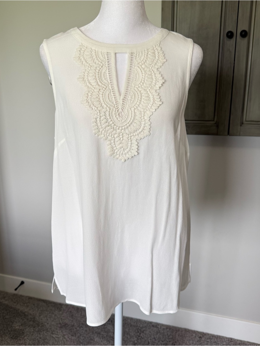 NWT Sleeveless Crochet Yoke Women's Top - Cream